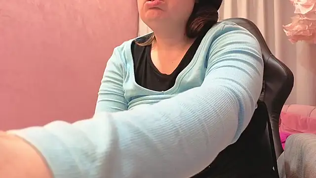 BattyMoll live cam preview