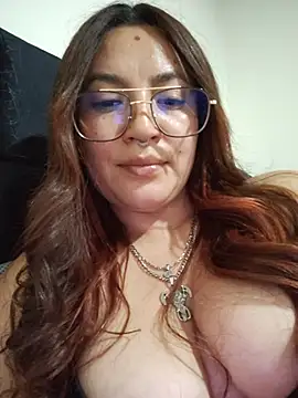 samm_curvy