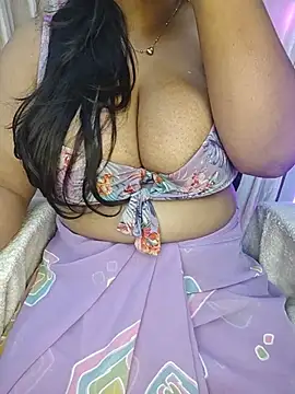Curvy_Pooja