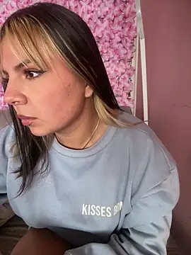 LilyCarter_Pinkk webcam