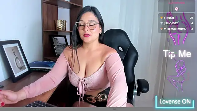 Aslii_Smith live cam on StripChat