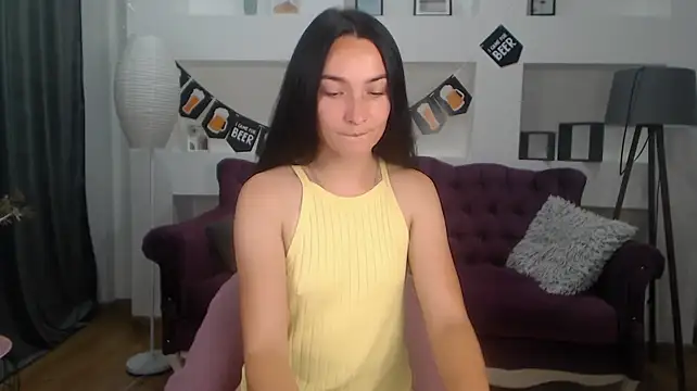 Yr_Shy_Bae live cam on StripChat