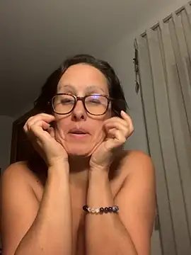 hotbrunettemass webcam