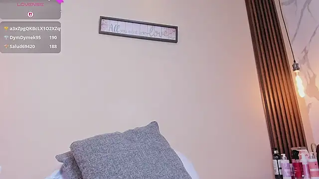 mia_gold_ webcam