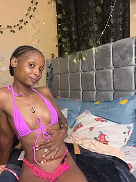 YourWetDream02 webcam