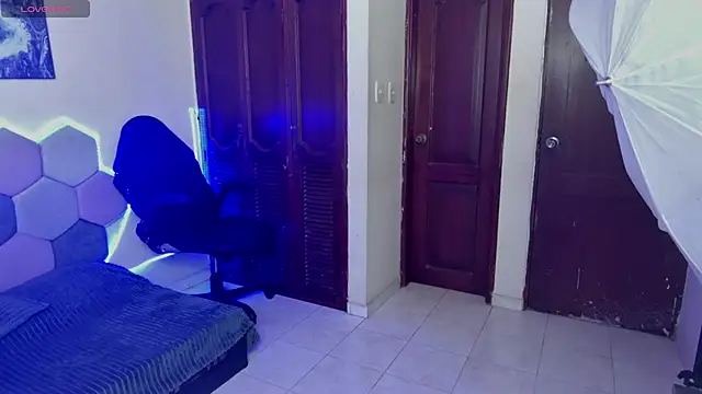 raven__dark webcam