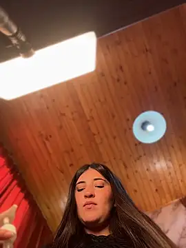 Ahricuttee live cam on StripChat