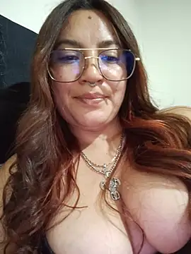 samm_curvy webcam