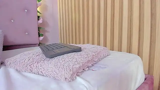 lovely__kiss__ webcam