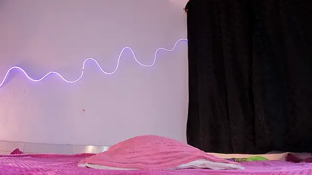 MiaaPrincess webcam