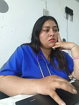 Live webcam thumbnail of velen_09 featuring #latin, #hd and #mobile