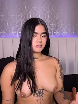 mia-medina