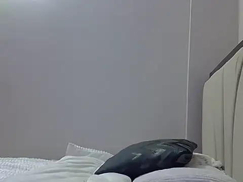 Aurora_starrr webcam