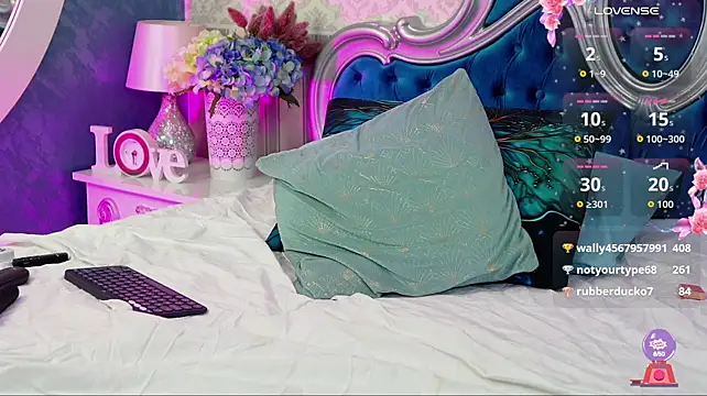 Maya_Collins webcam