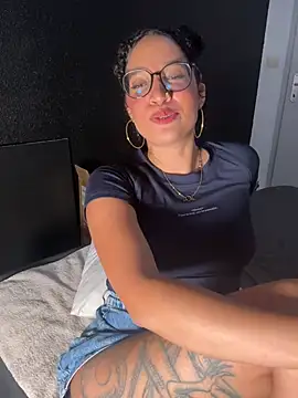 Lauyako_974 webcam