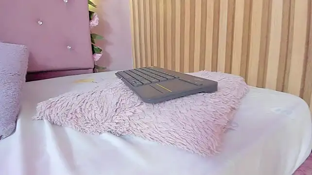 lovely__kiss__