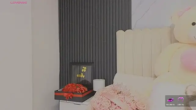 Madiee_Rhea webcam
