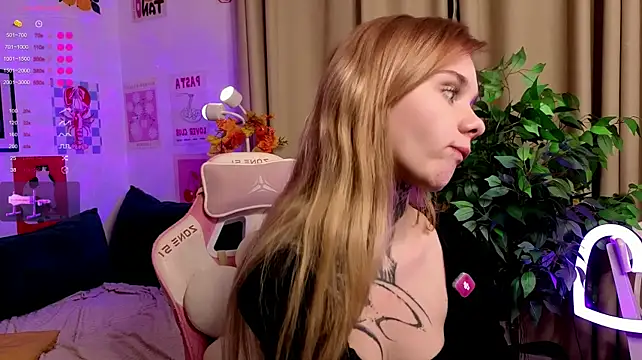 Britney_Lynch webcam