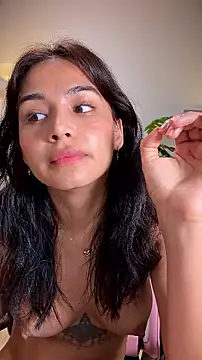 Adriennesexxx webcam