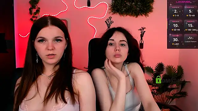 riley_sanders webcam