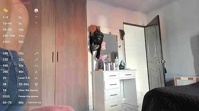 skinny_milky webcam