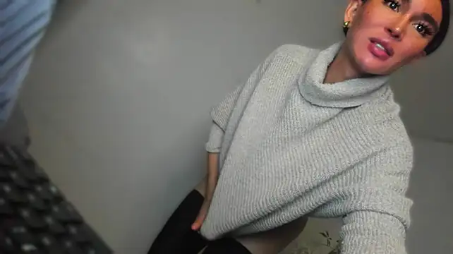 MistressNextDoor_ webcam