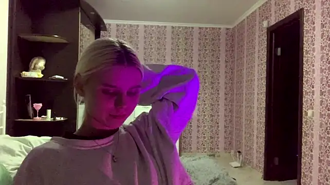 EdwinaDespres webcam