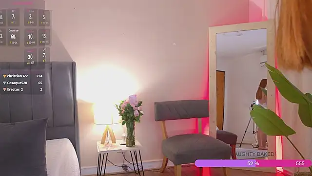 Naomi__24 webcam