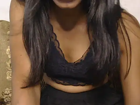 Guchiii_81 webcam