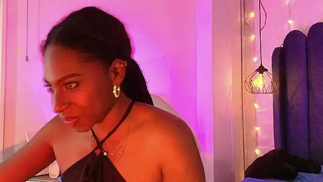 Queen_perla_ webcam