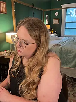 thatcutegirlwtheglasses webcam