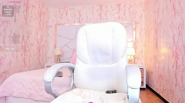 Emily_Whinfre webcam