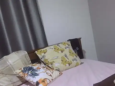 Miniature de la webcam en direct de East_queen avec #ebony