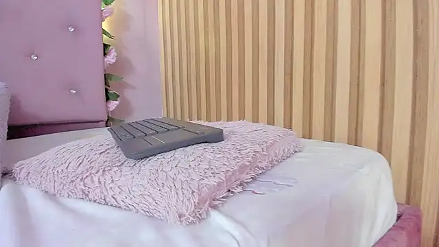 lovely__kiss__ webcam