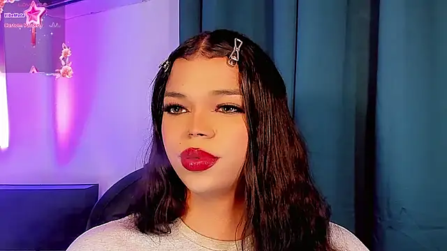 Keira_Fox31 webcam