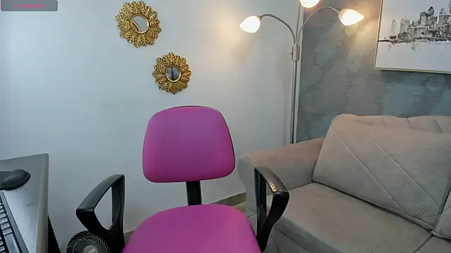 Lucia_Valenden webcam