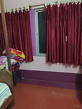 Live cam model Little-Roshni broadcasting live