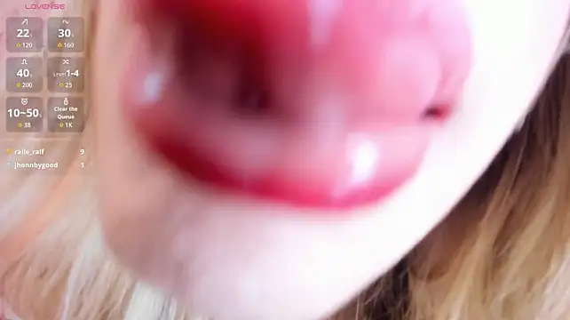 Emily_Whinfre webcam