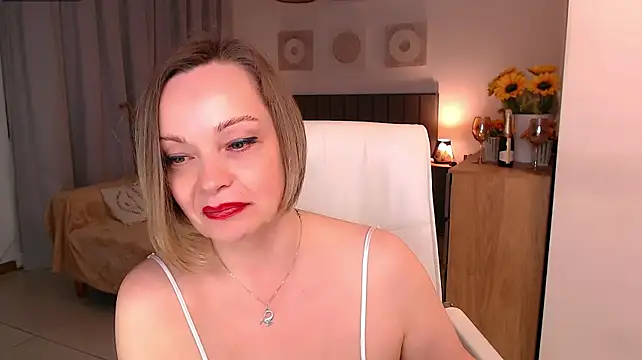 Tilly_Eliot live cam on StripChat