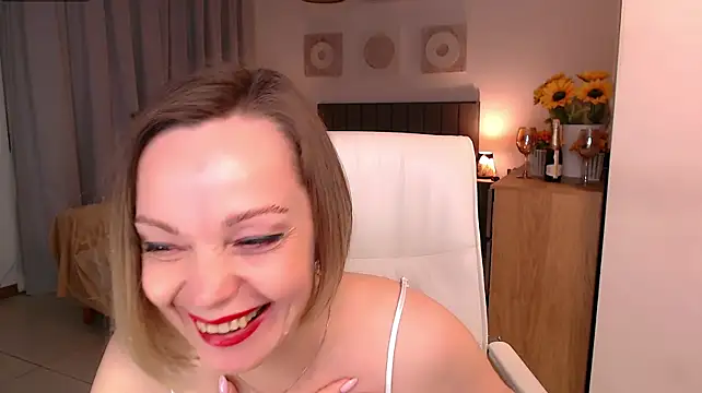 Tilly_Eliot webcam