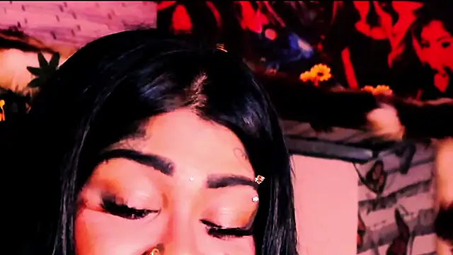 indian_dreamgirl webcam