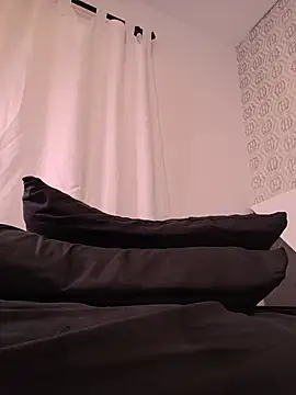 Vivian_Ellery webcam