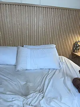 NahimiThompson webcam