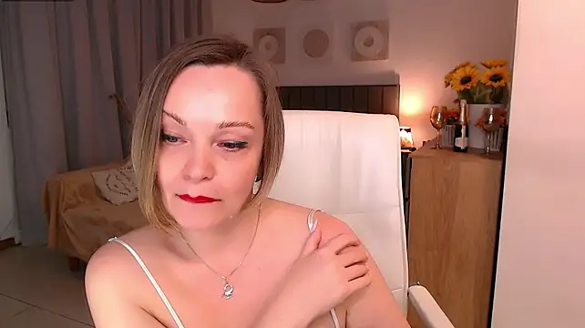 Tilly_Eliot webcam