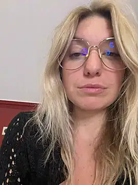 carlaaa (F young) - Zoom pussy + cadeau LT