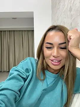 kirstievegas (F young) - Doggy+insert buttplug💦🎁LT