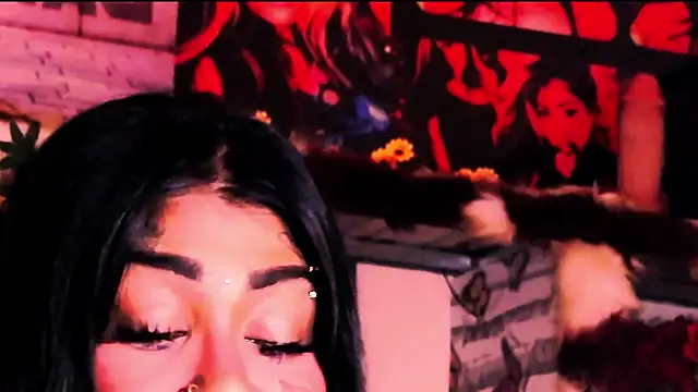 indian_dreamgirl webcam