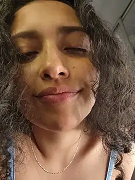 Lucy_Marin webcam