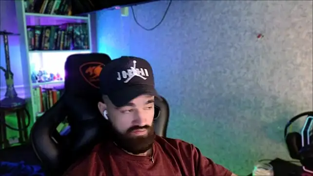 _Serious_Man webcam