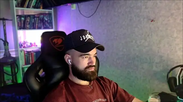 _Serious_Man webcam